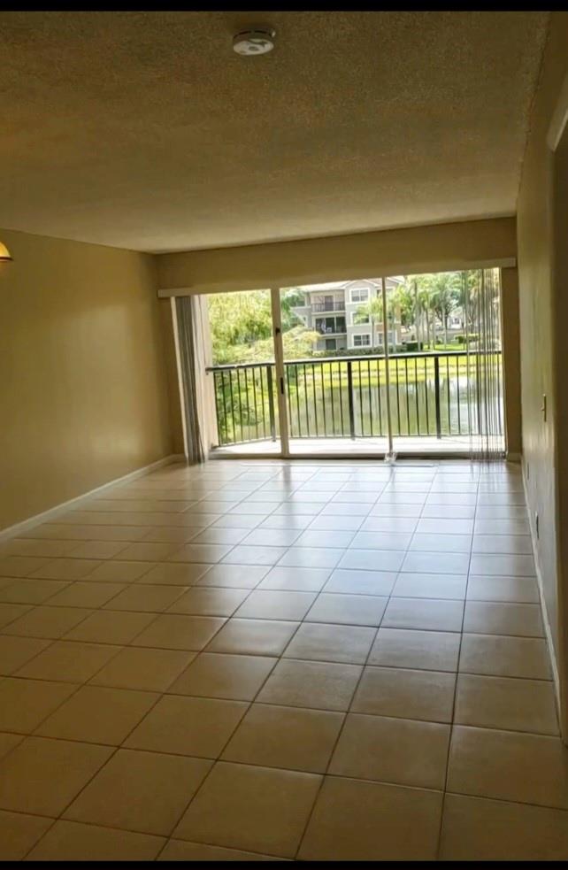 9033 Wiles Rd 202