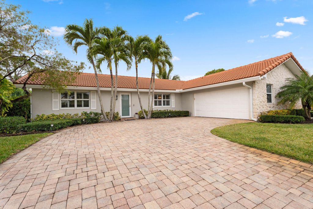 Photo of 3952 SE Fairway W, Stuart, FL 34997 (MLS # R11160068)