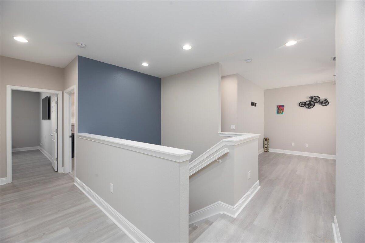 VIZCAYA FALLS - Residential