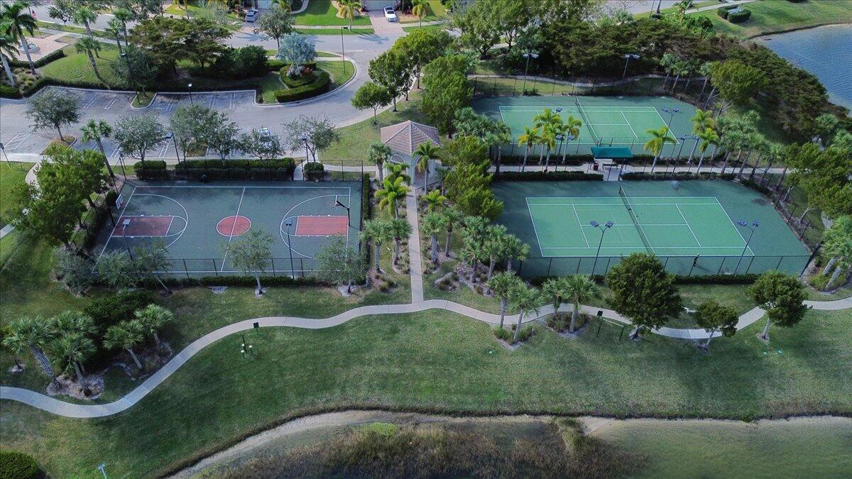 VIZCAYA FALLS - Residential