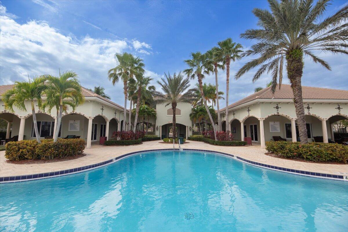 VIZCAYA FALLS - Residential