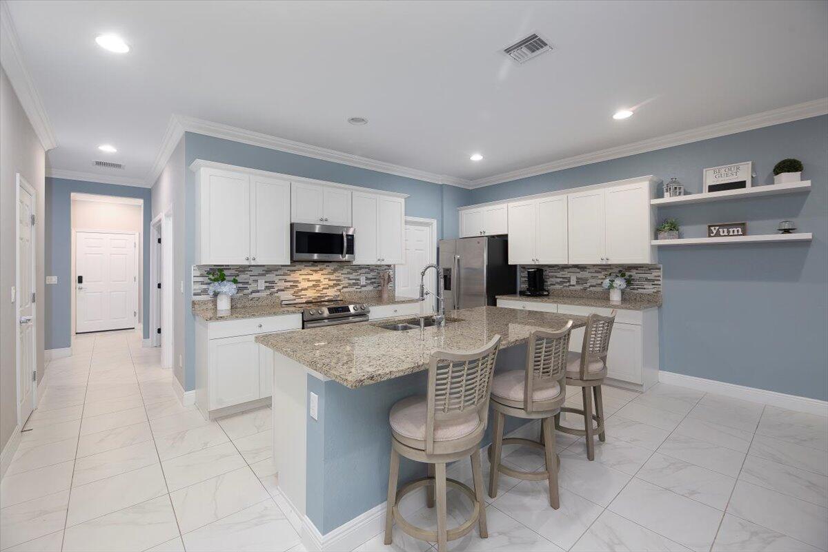 VIZCAYA FALLS - Residential