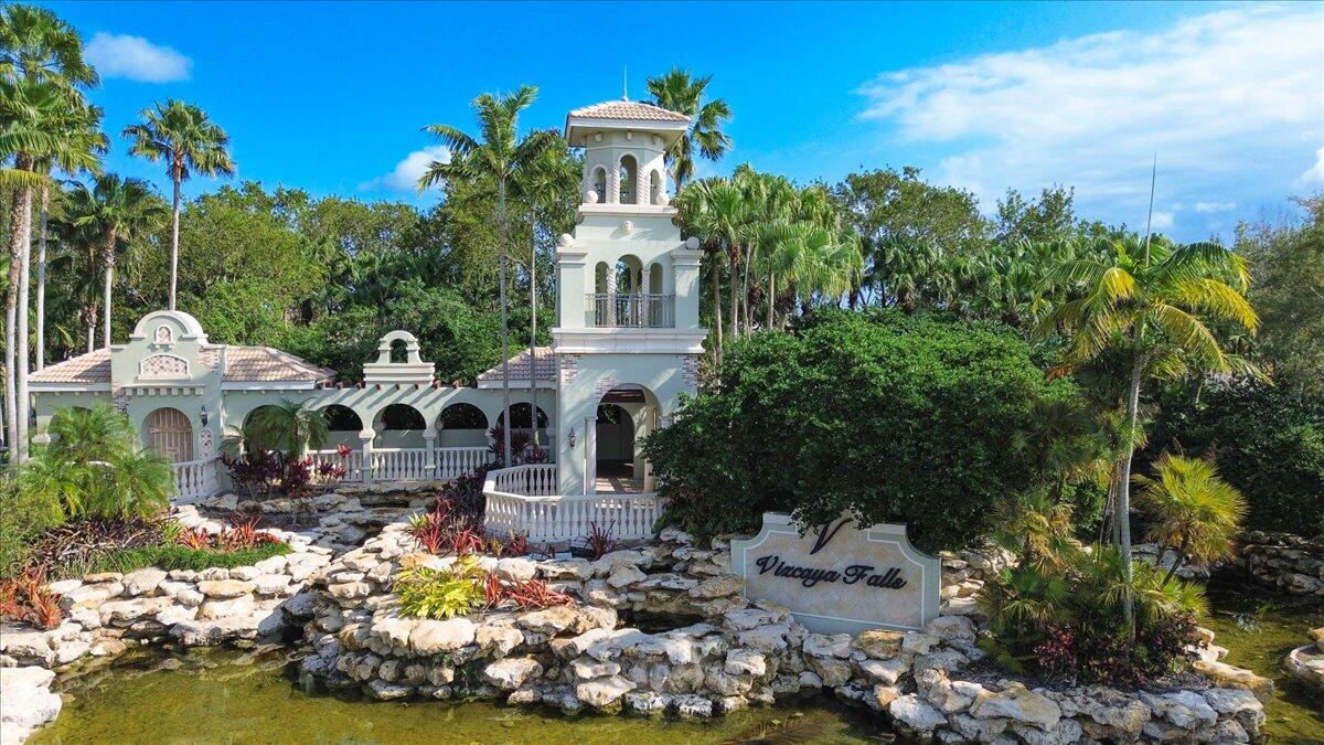VIZCAYA FALLS - Residential