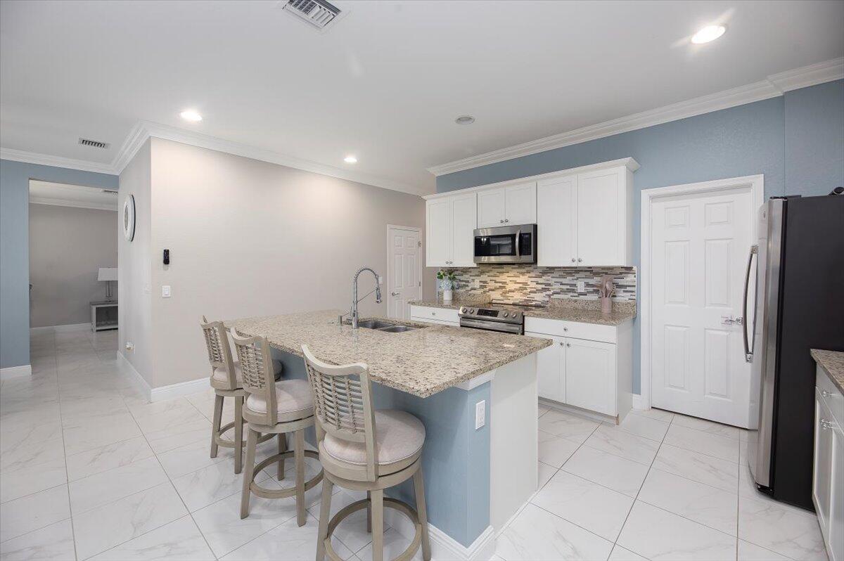 VIZCAYA FALLS - Residential