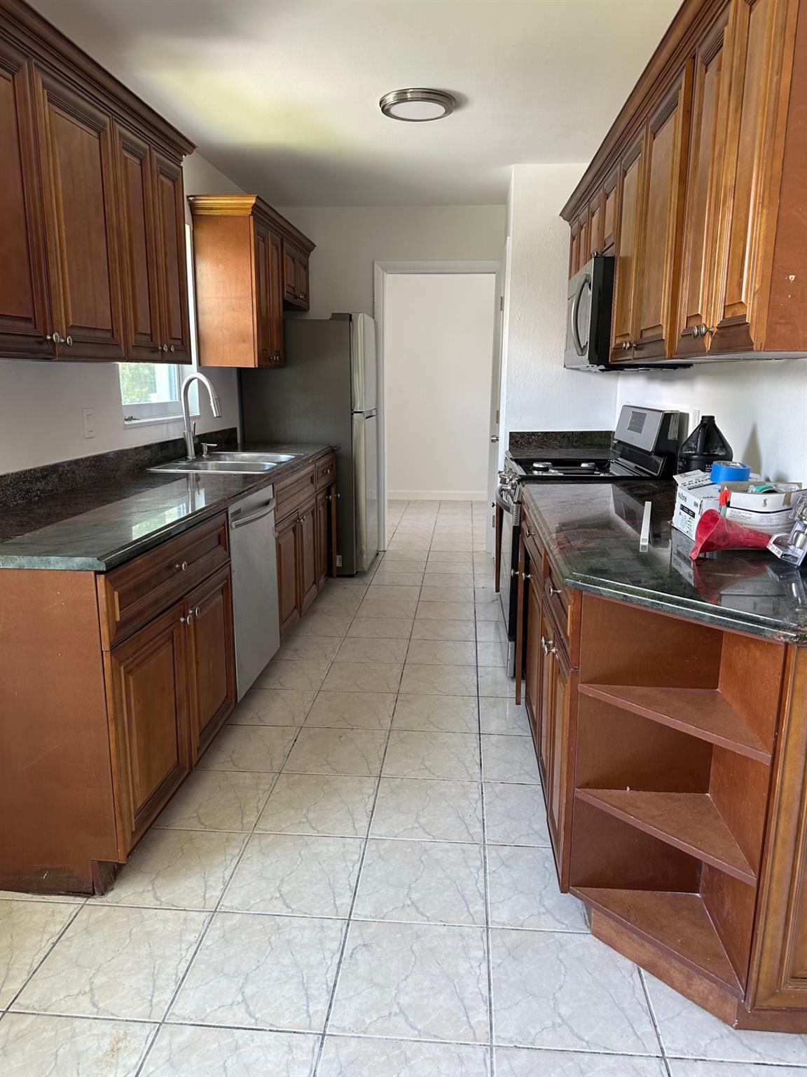 Forest Park Sec 2 51-35 B - Residential Lease