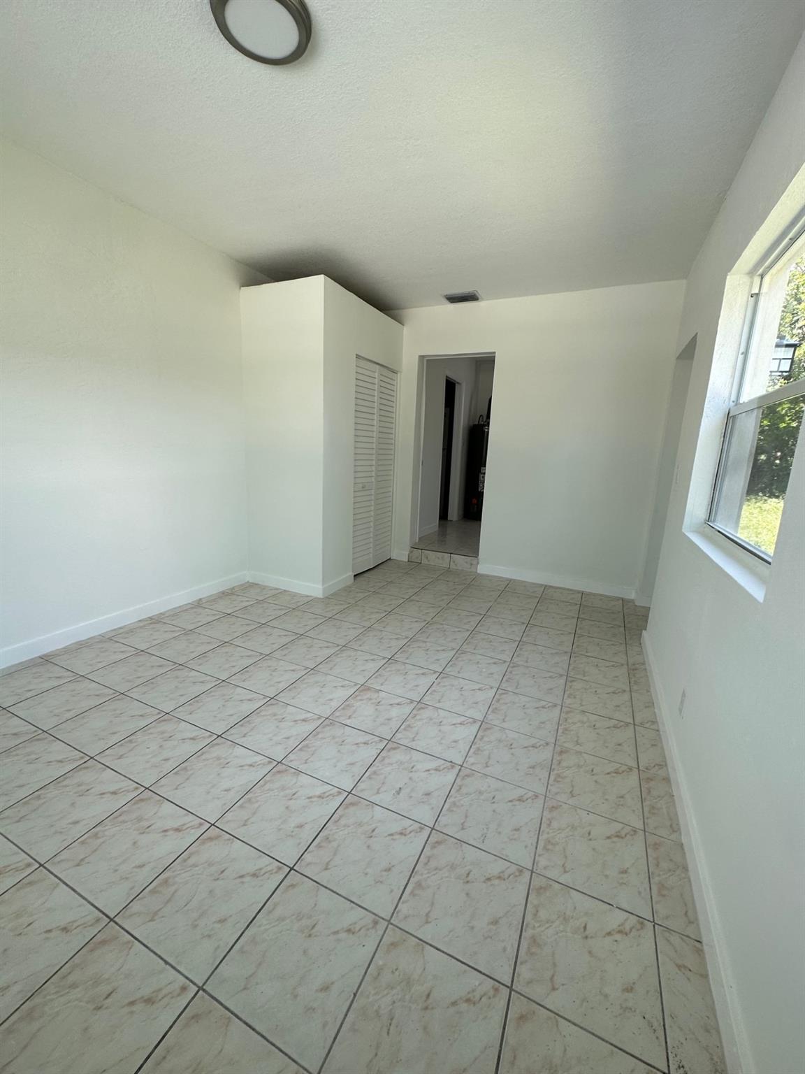 Forest Park Sec 2 51-35 B - Residential Lease