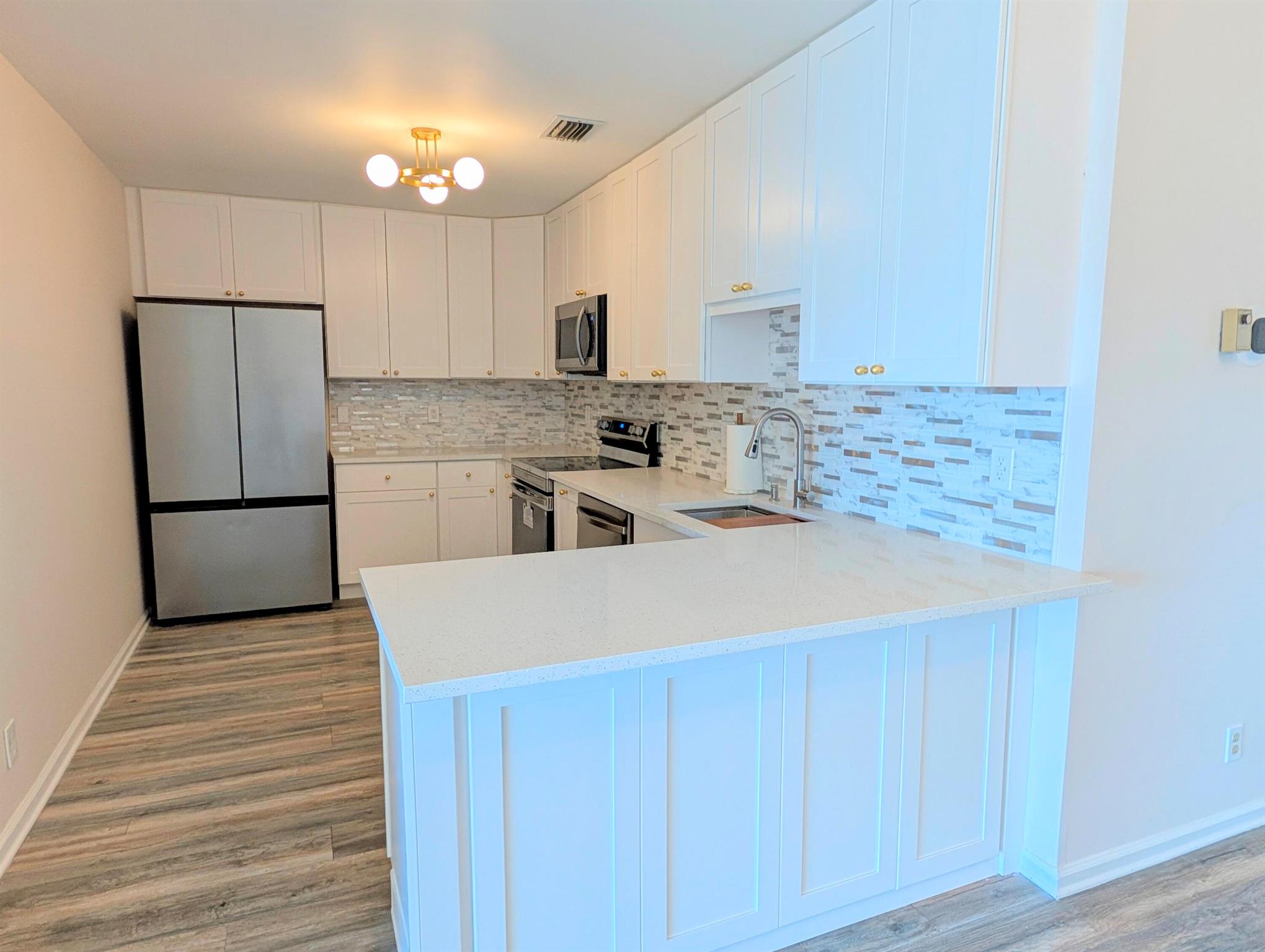 LAKE WINDWOOD CONDO - Residential