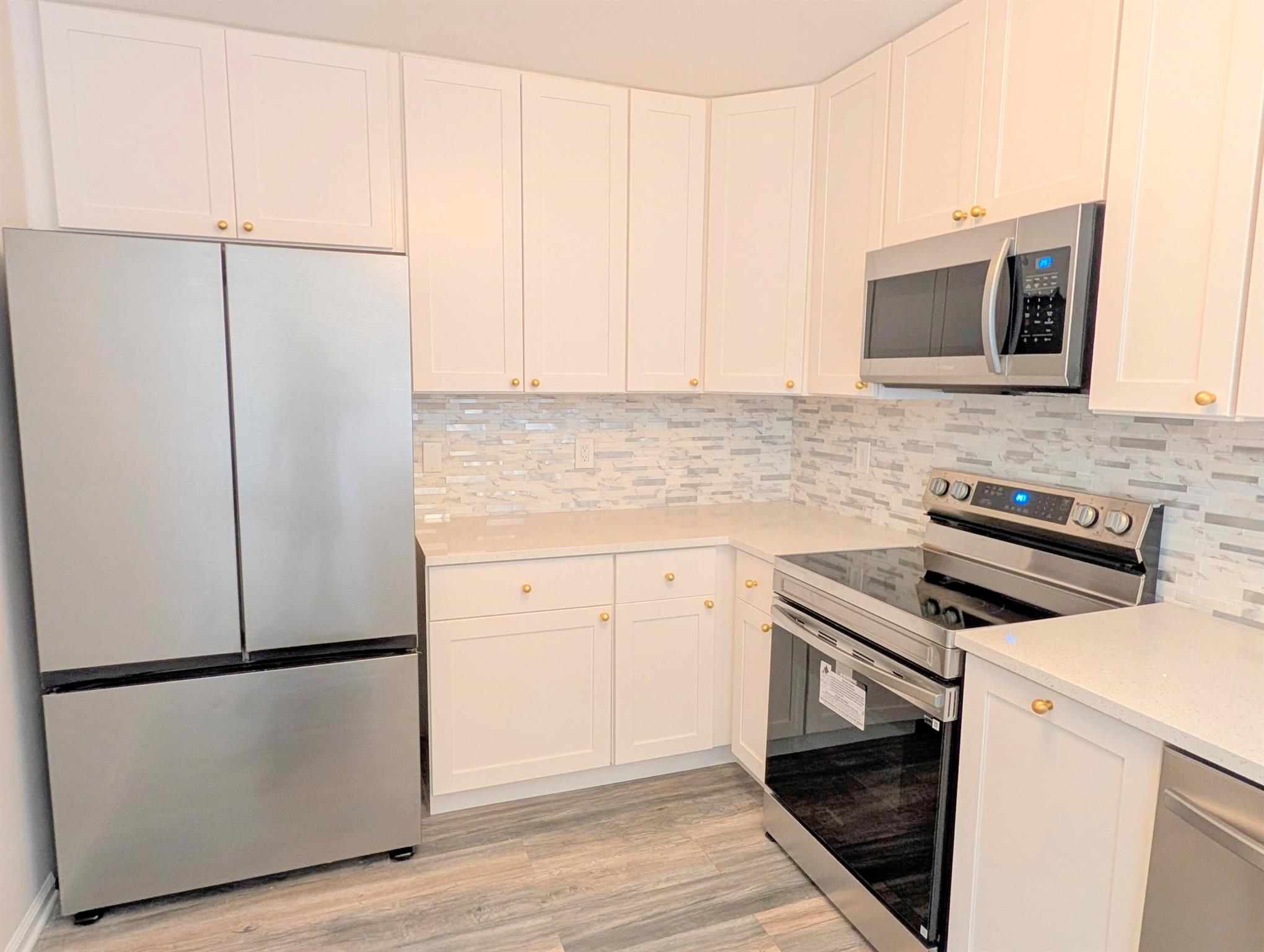 LAKE WINDWOOD CONDO - Residential