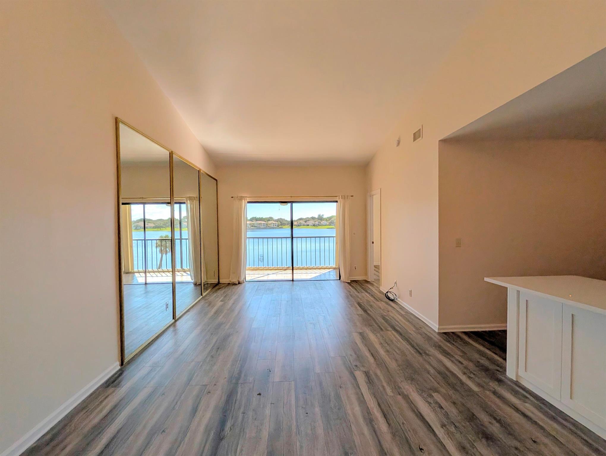 LAKE WINDWOOD CONDO - Residential