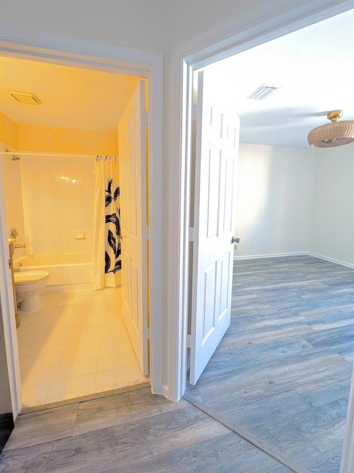 LAKE WINDWOOD CONDO - Residential