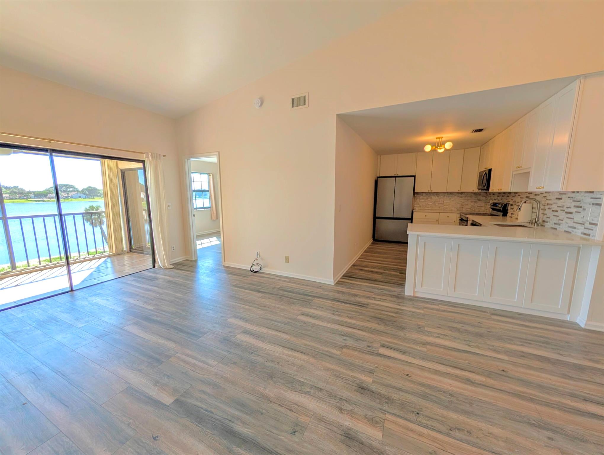 LAKE WINDWOOD CONDO - Residential