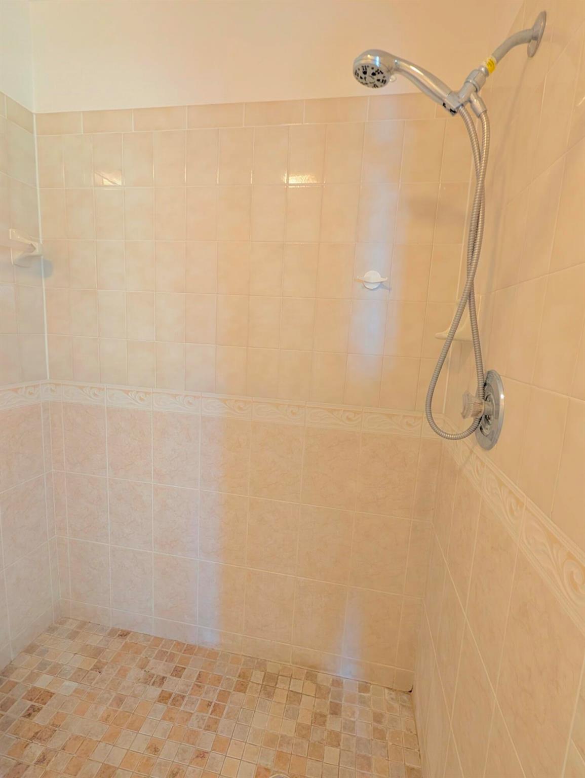 LAKE WINDWOOD CONDO - Residential