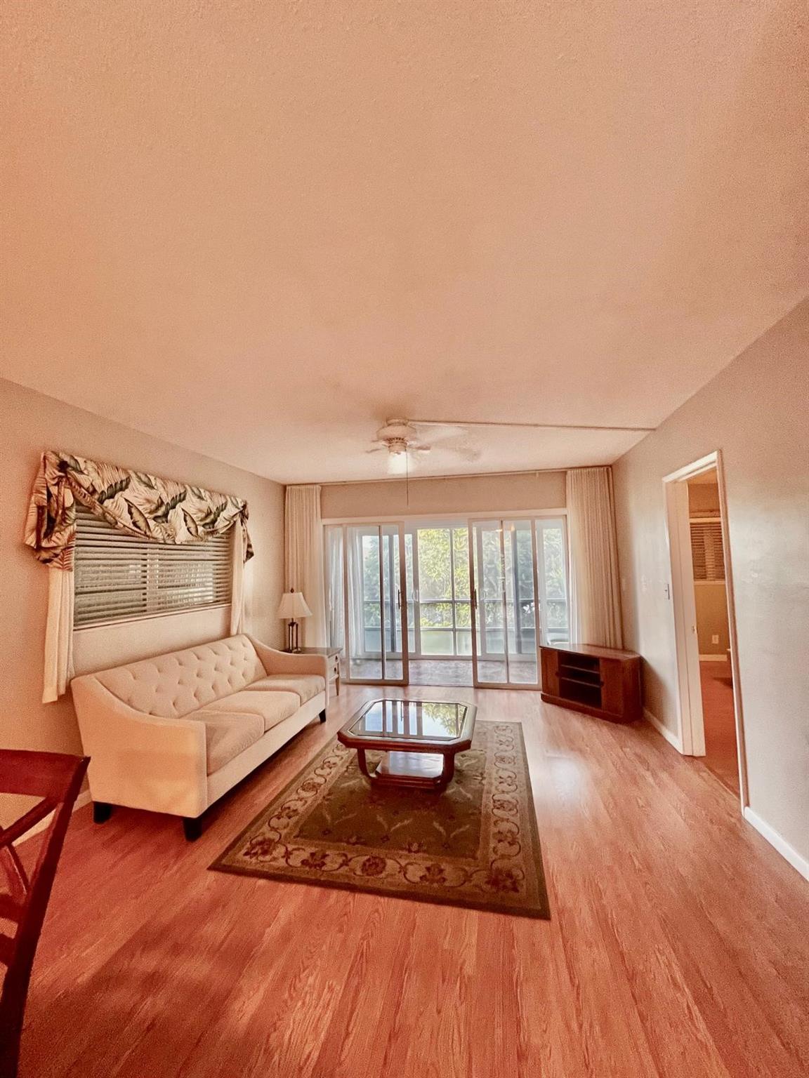 1951 NE 39th St 248