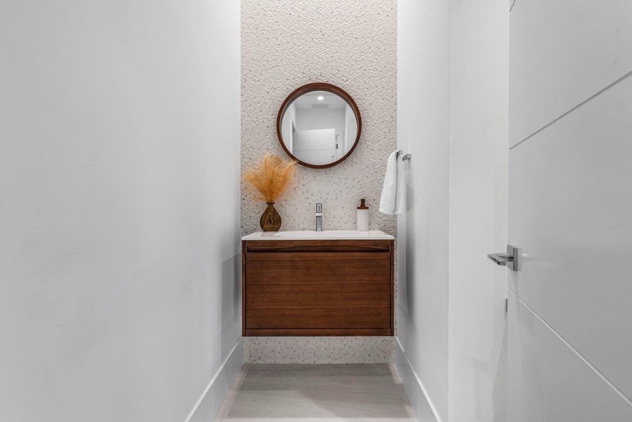 BOCA HARBOUR 1ST SEC - Residential