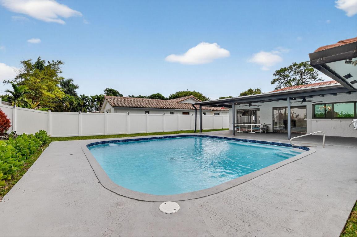 LOS PASEOS OF VIA VERDE REPLAT - Residential