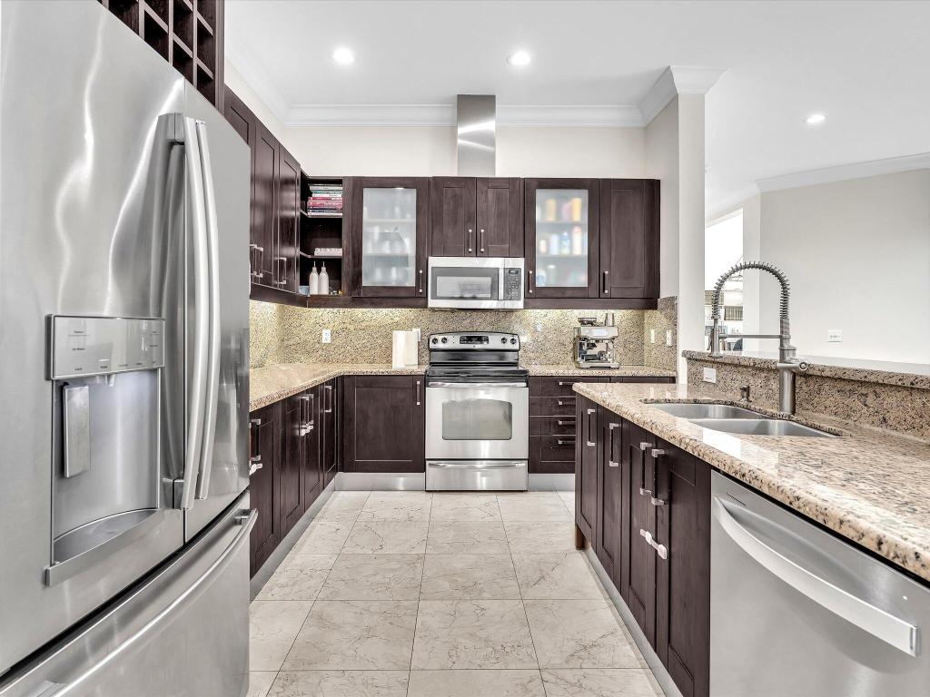 3555 Forest View Circle