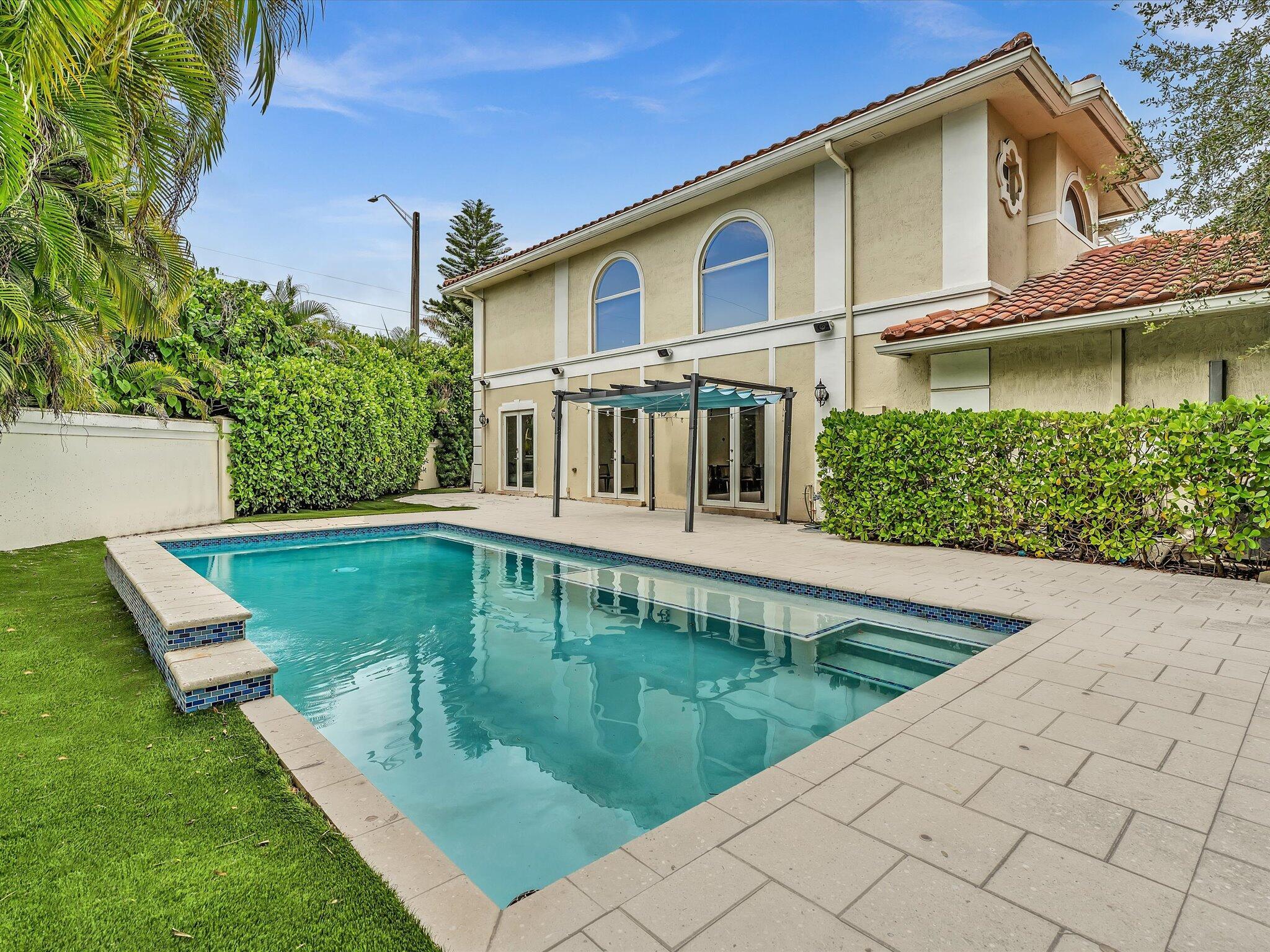 3555 Forest View Circle