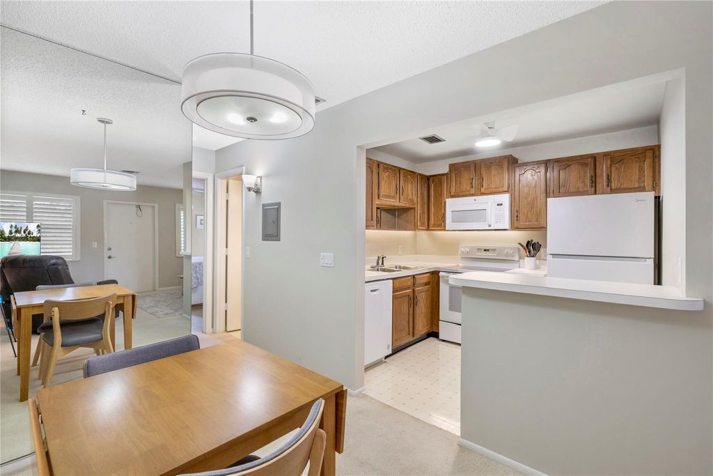 Photo of 27 Vista Gardens Trl #204, Vero Beach, FL 32962 (MLS # F10532221)