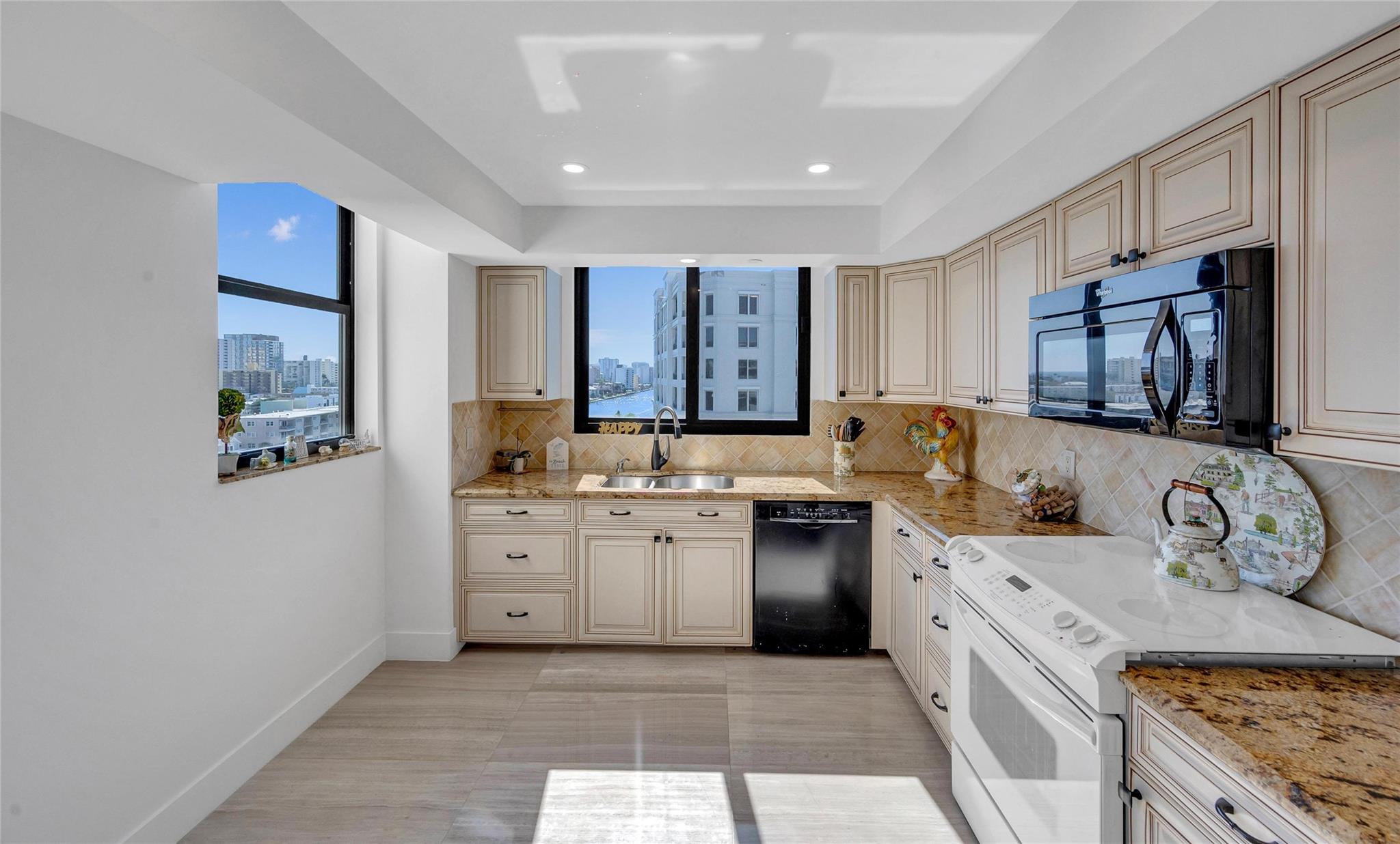 Voyager Condo - Residential