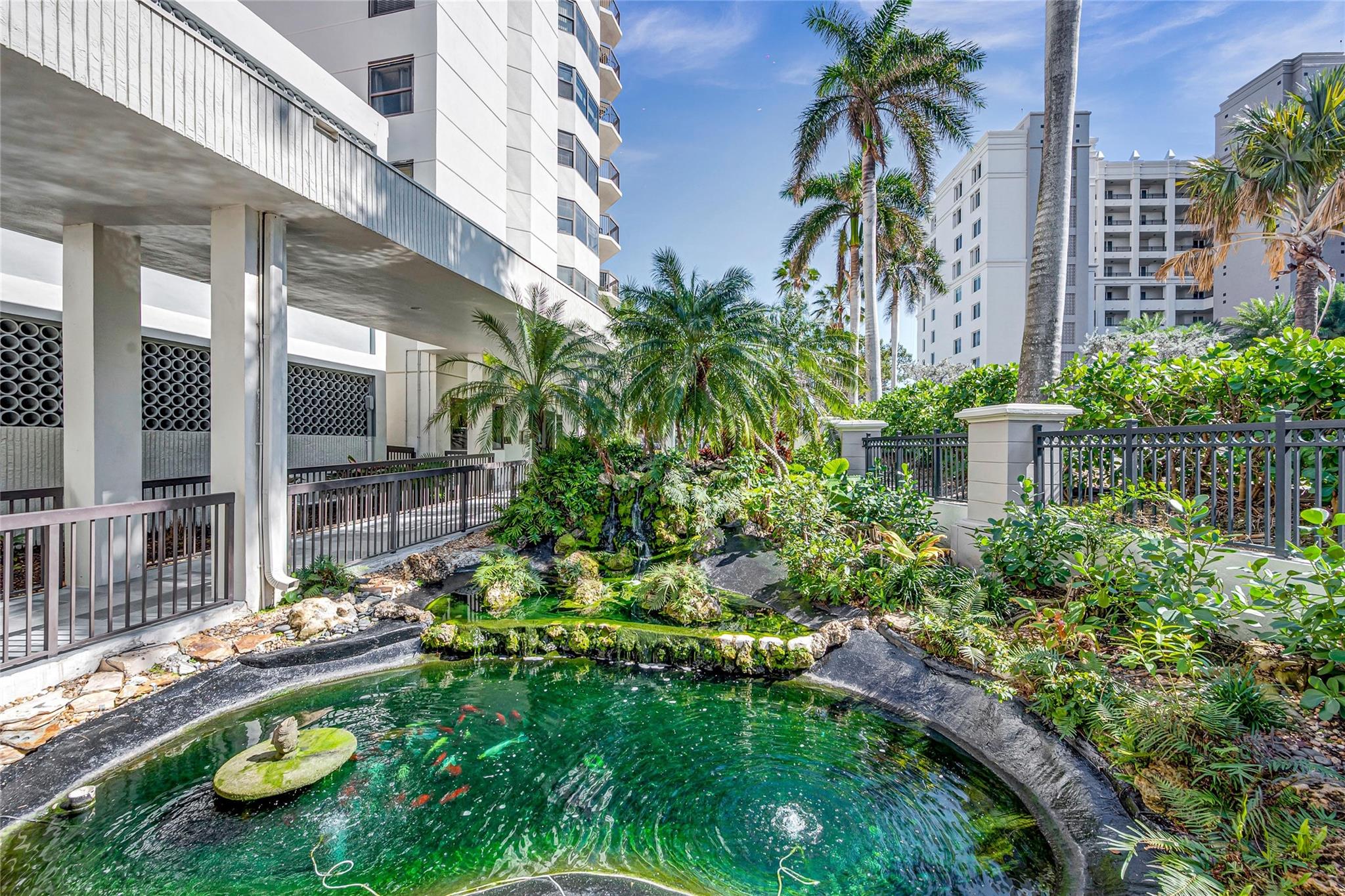Voyager Condo - Residential