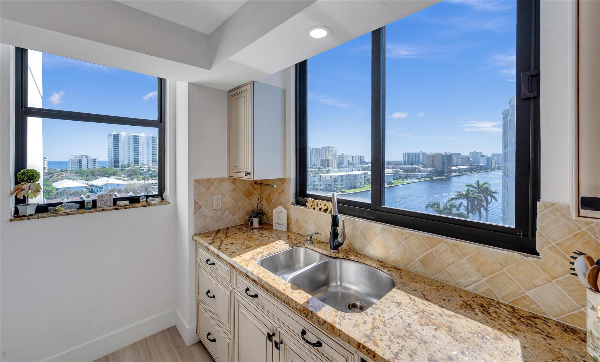 Voyager Condo - Residential