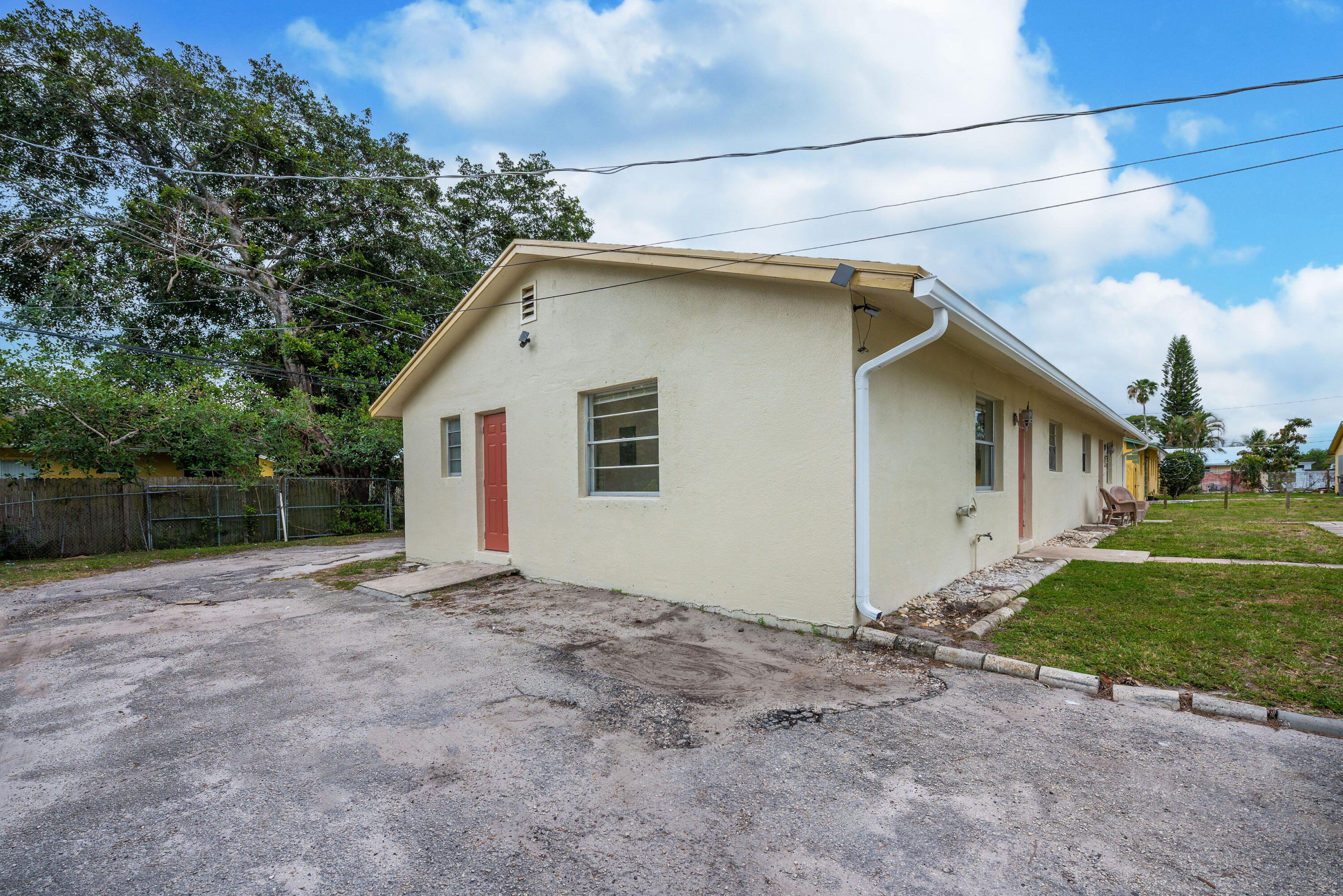 PINE AIR 6 - Residential Lease