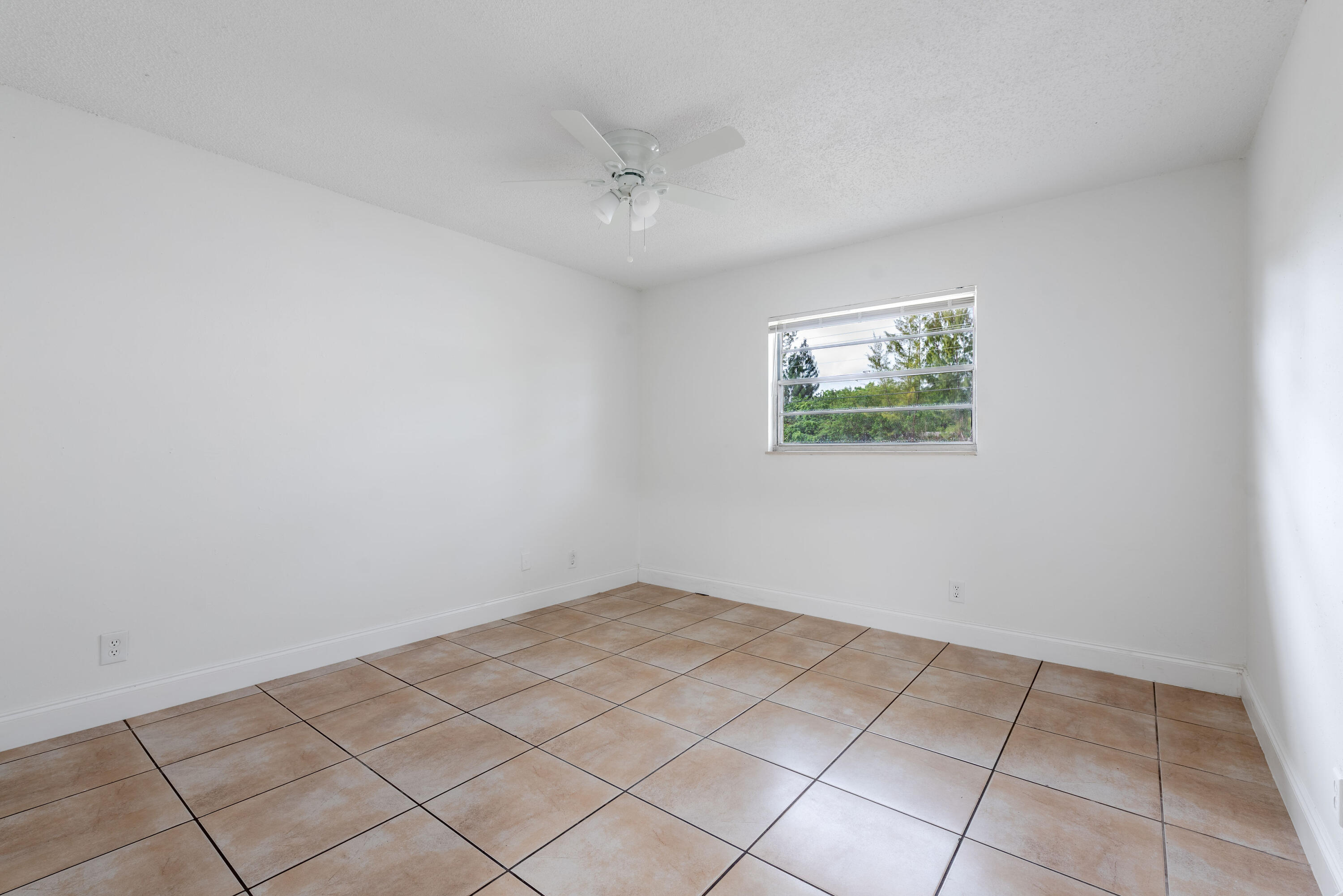 PINE AIR 6 - Residential Lease