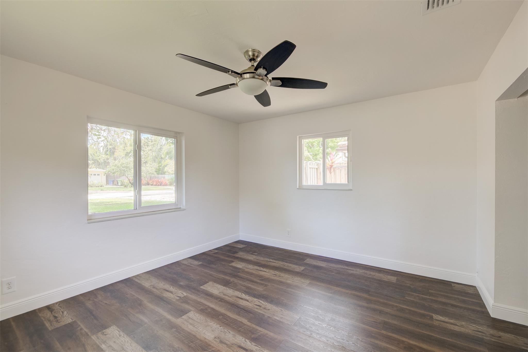 POINSETTIA HEIGHTS RIVER - Residential