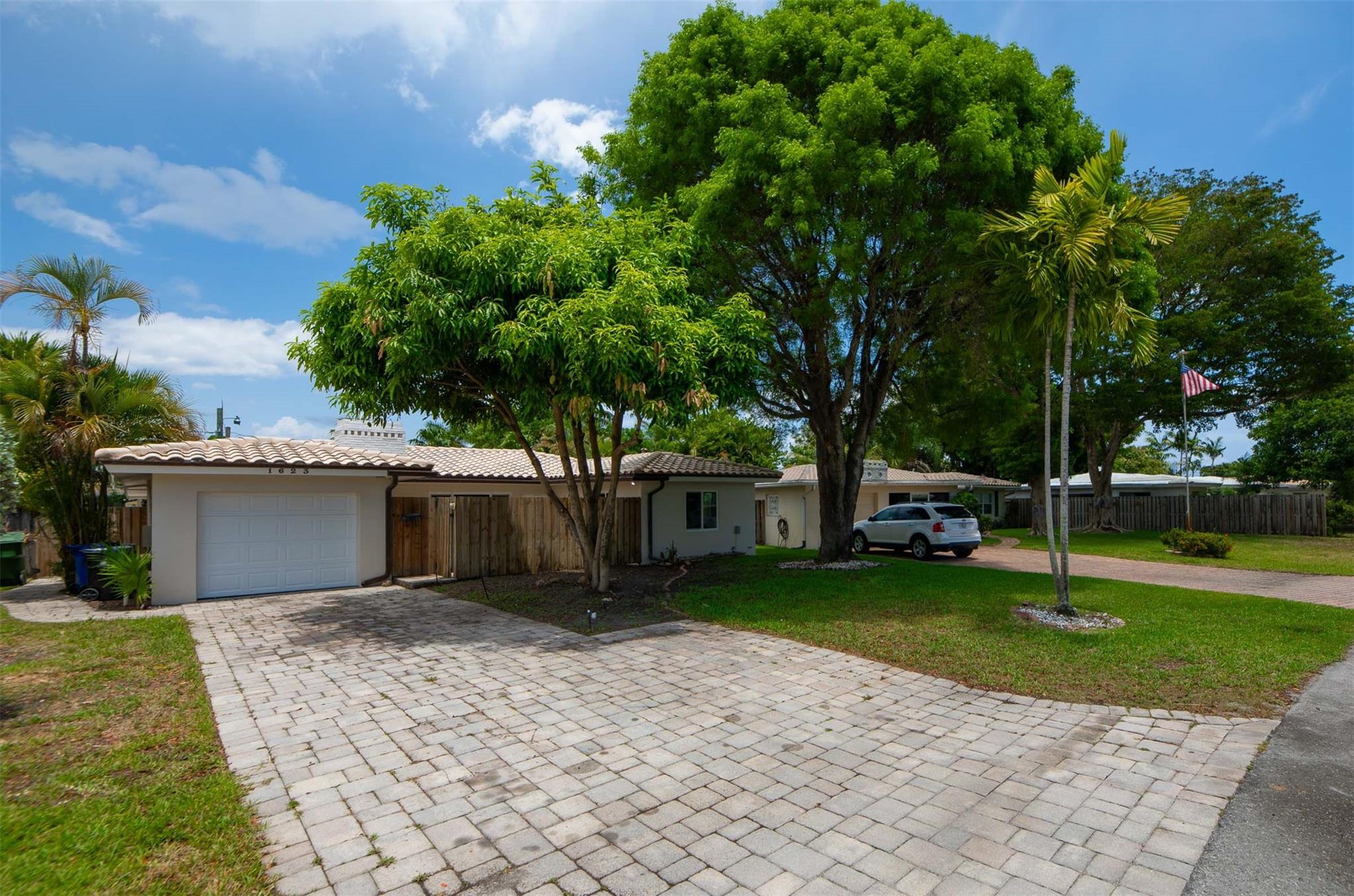 POINSETTIA HEIGHTS RIVER - Residential