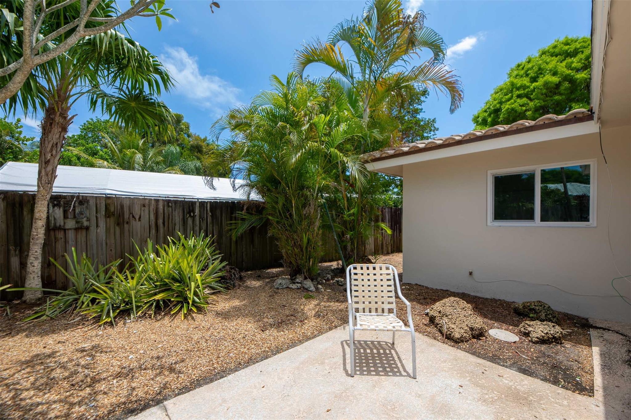 POINSETTIA HEIGHTS RIVER - Residential