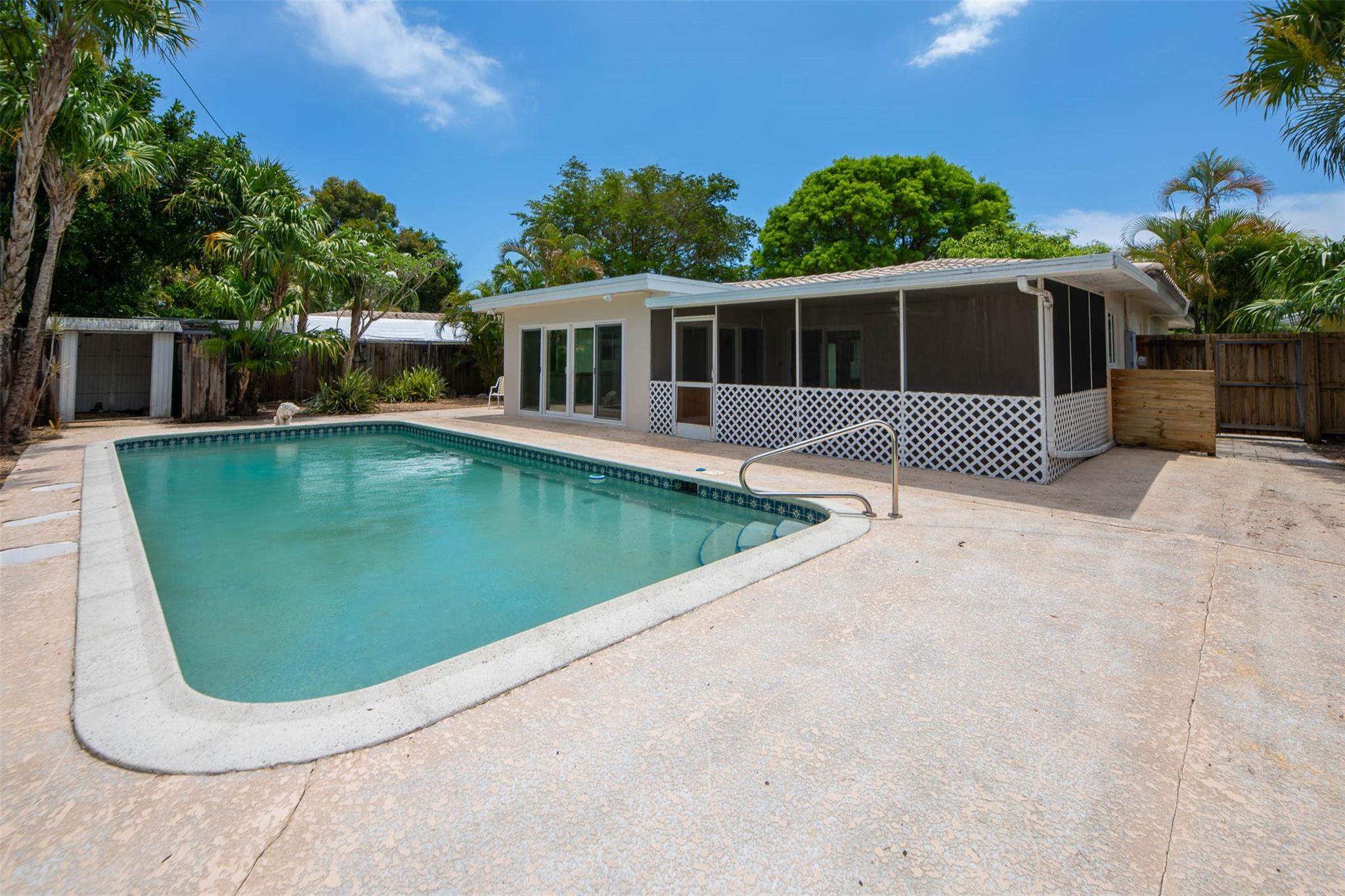 POINSETTIA HEIGHTS RIVER - Residential