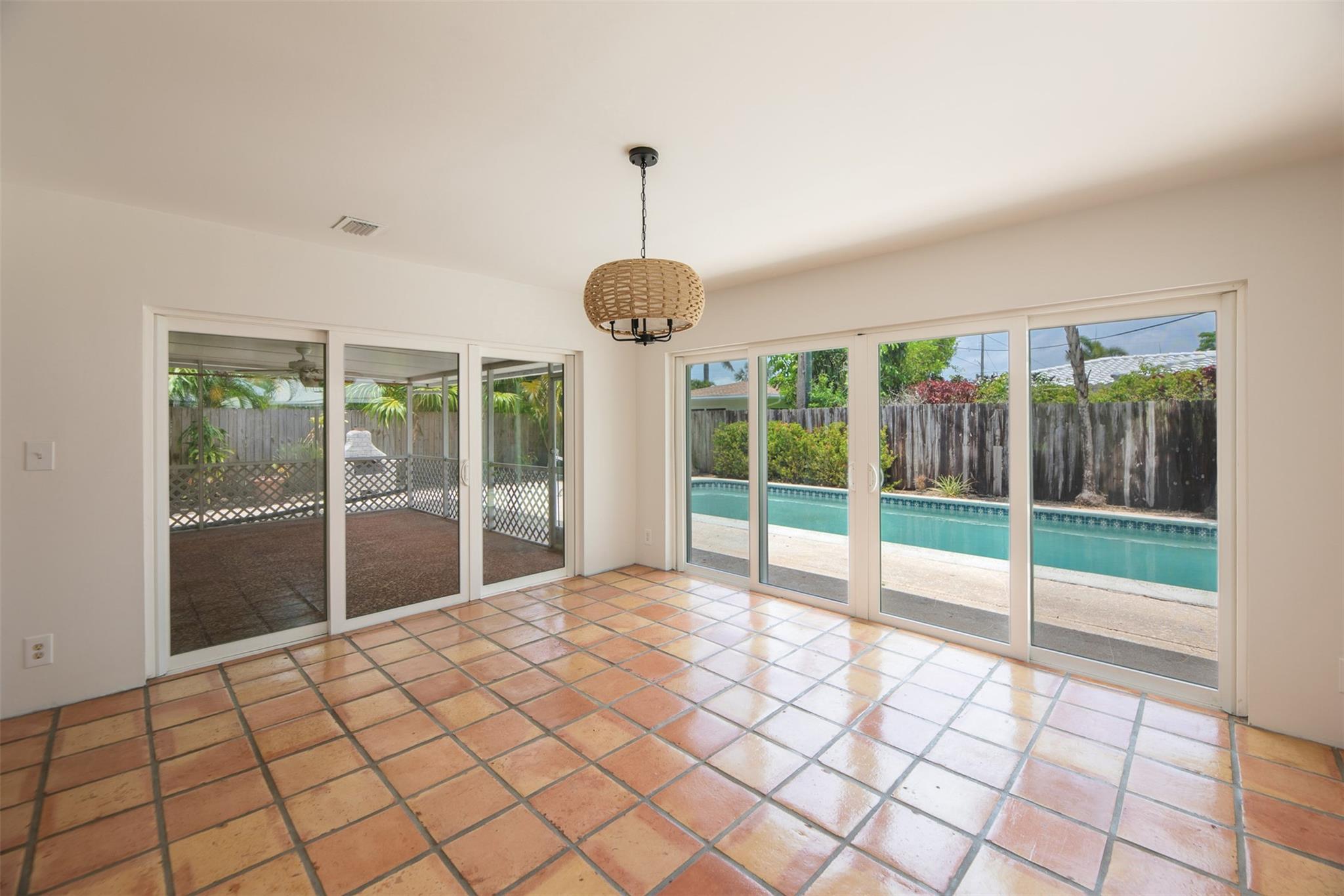 POINSETTIA HEIGHTS RIVER - Residential