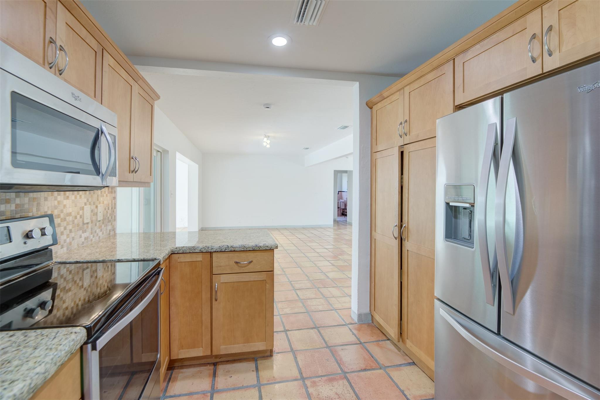 POINSETTIA HEIGHTS RIVER - Residential