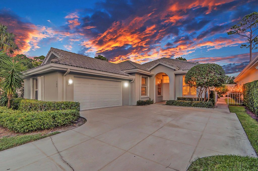 Photo of 180 S Hampton Drive, Jupiter, FL 33458 (MLS # R11118961)