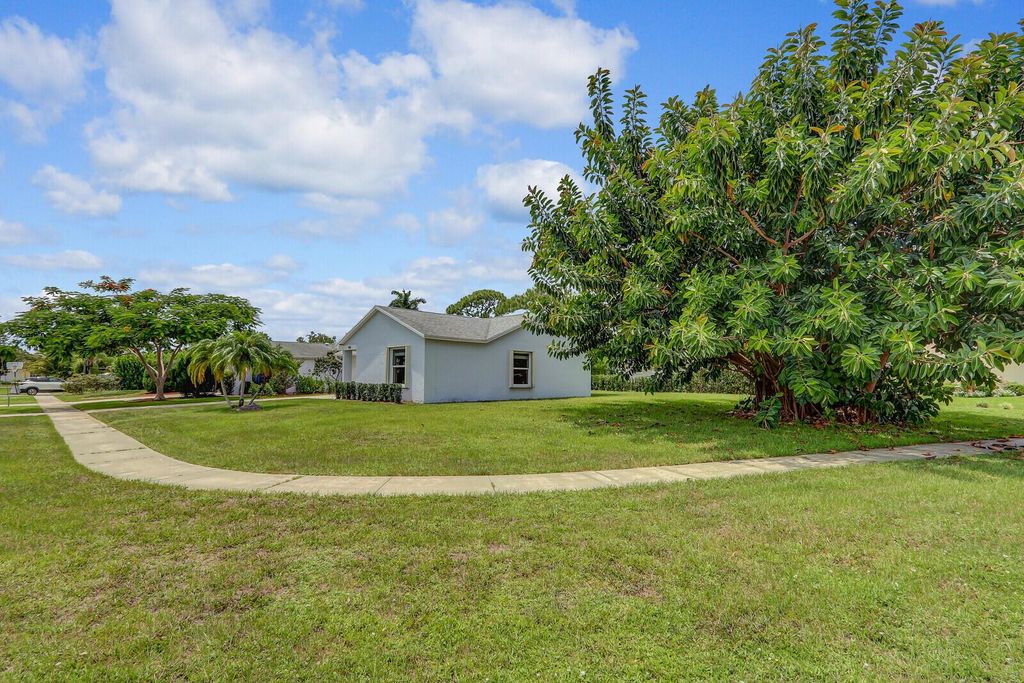 Photo of 140 Village Circle, Jupiter, FL 33458 (MLS # R11138393)