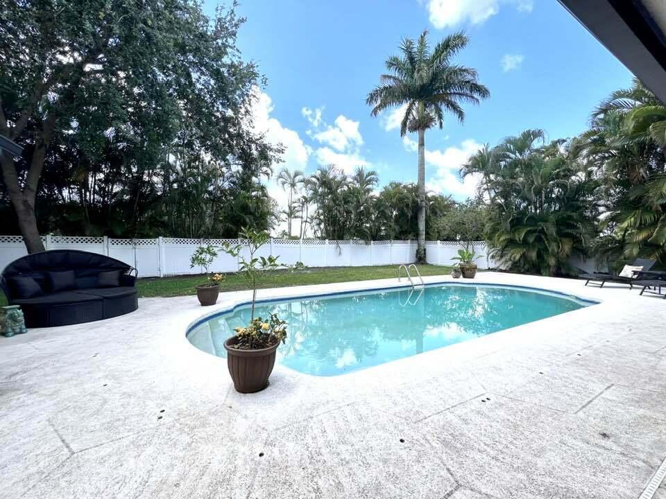 1855 Primrose Lane