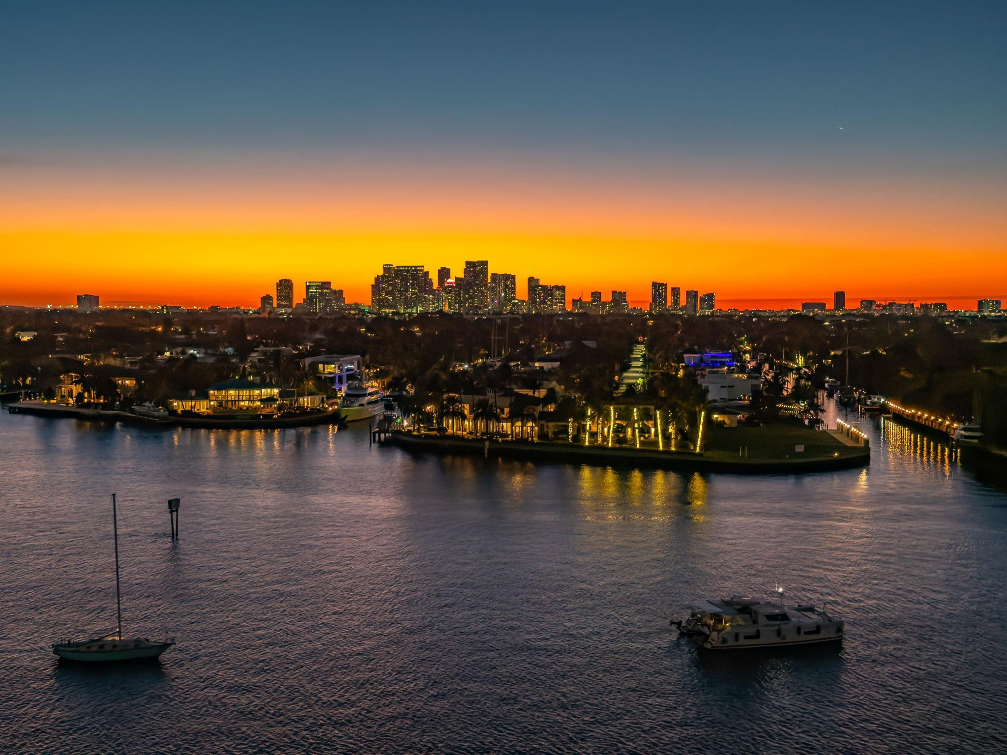 209 N Birch Road 1002