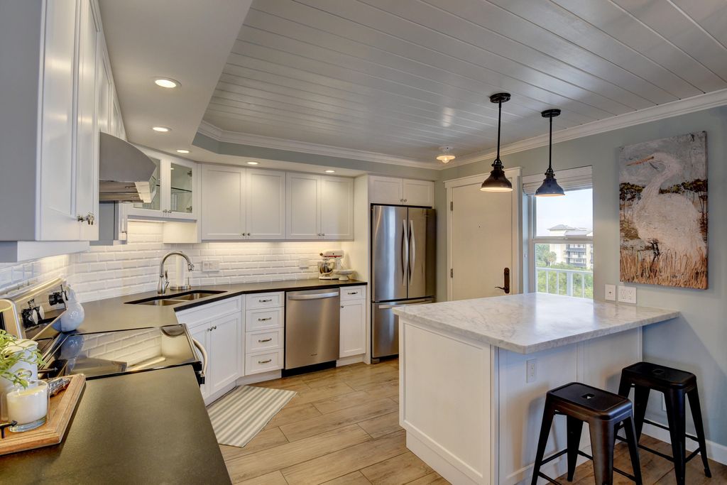 Photo of 1 Harbourside Drive #3702, Delray Beach, FL 33483 (MLS # B26029819)
