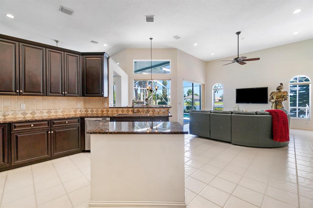 BOCA FALLS MYSTIC COVE - Residential