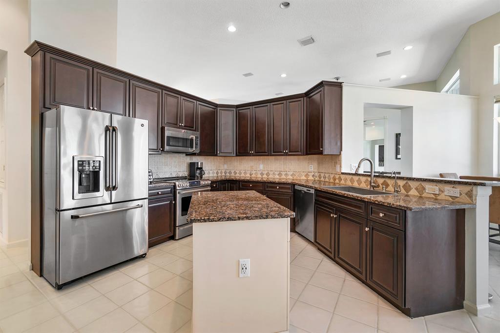 BOCA FALLS MYSTIC COVE - Residential