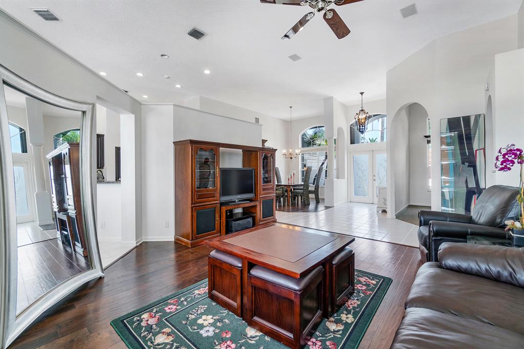 BOCA FALLS MYSTIC COVE - Residential