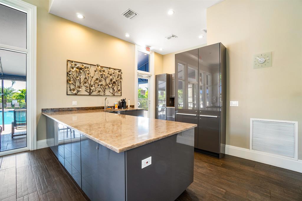 BOCA FALLS MYSTIC COVE - Residential