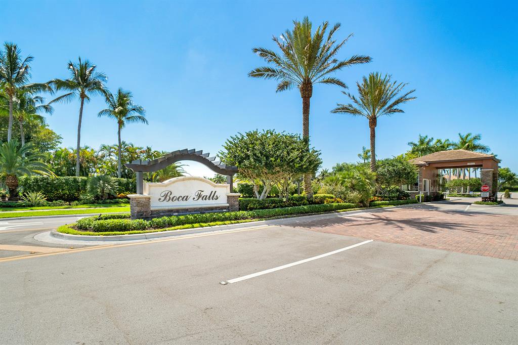 BOCA FALLS MYSTIC COVE - Residential