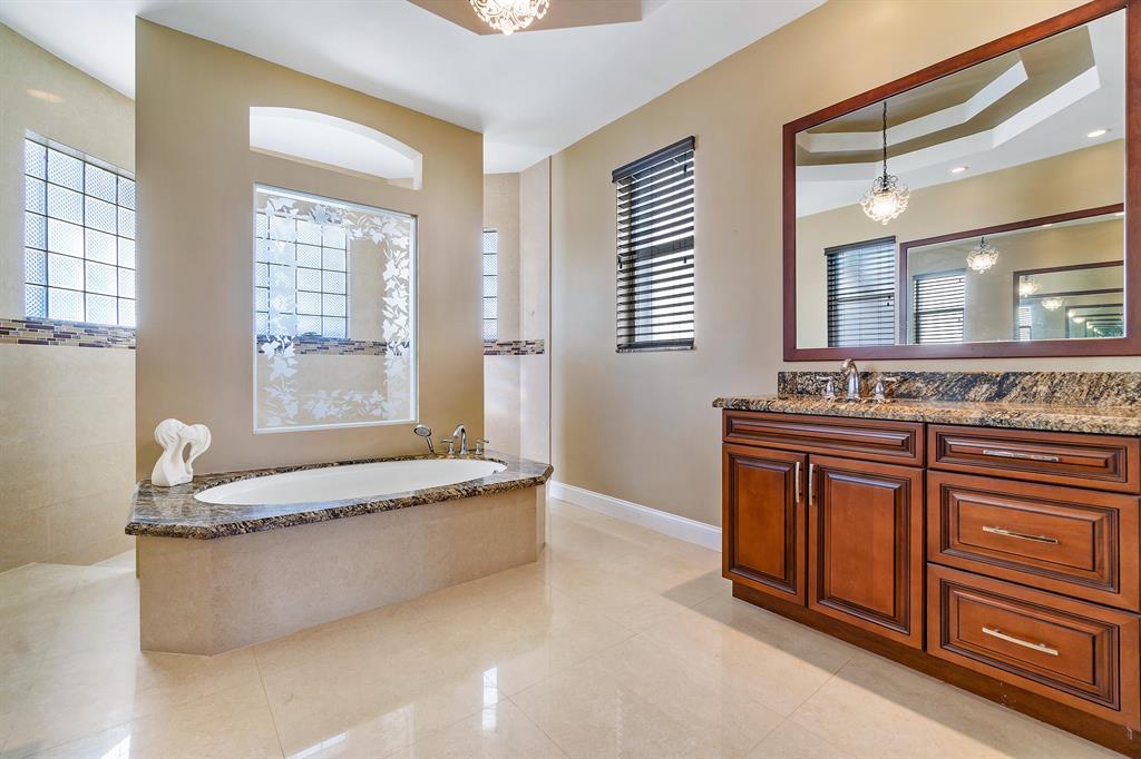 BOCA FALLS MYSTIC COVE - Residential