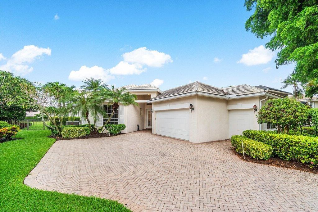 Photo of 116 Victoria Bay Court, Palm Beach Gardens, FL 33418 (MLS # R11128193)
