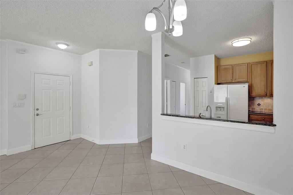 2938 Crestwood Ter 6106