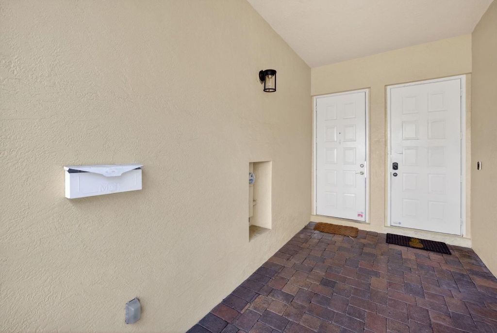 Photo of 3024 NE 5th Terrace #10, Wilton Manors, FL 33334 (MLS # F10544061)