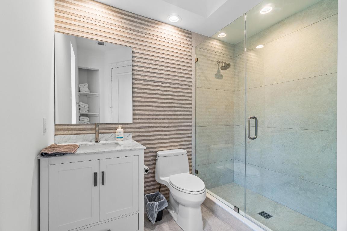 BRISTOL POINTE - Residential