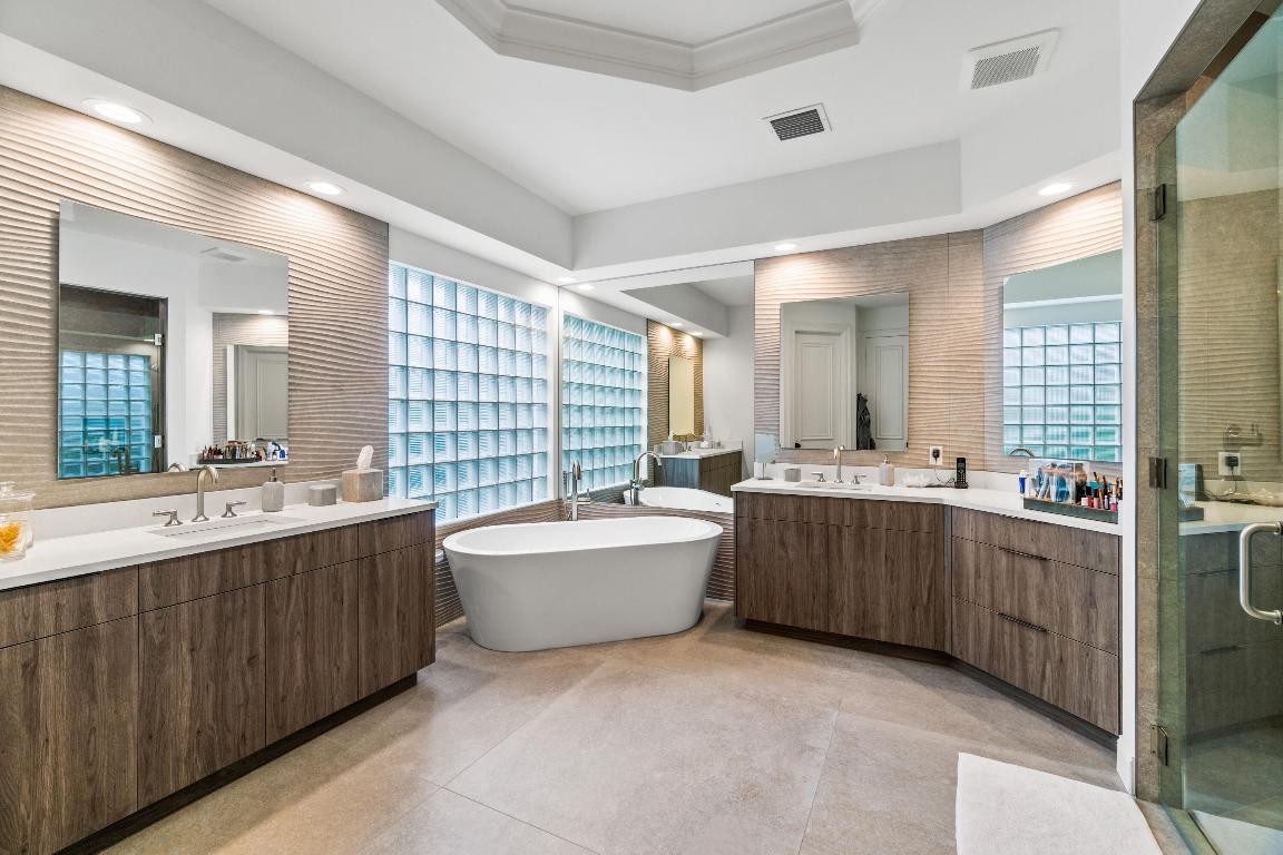 BRISTOL POINTE - Residential