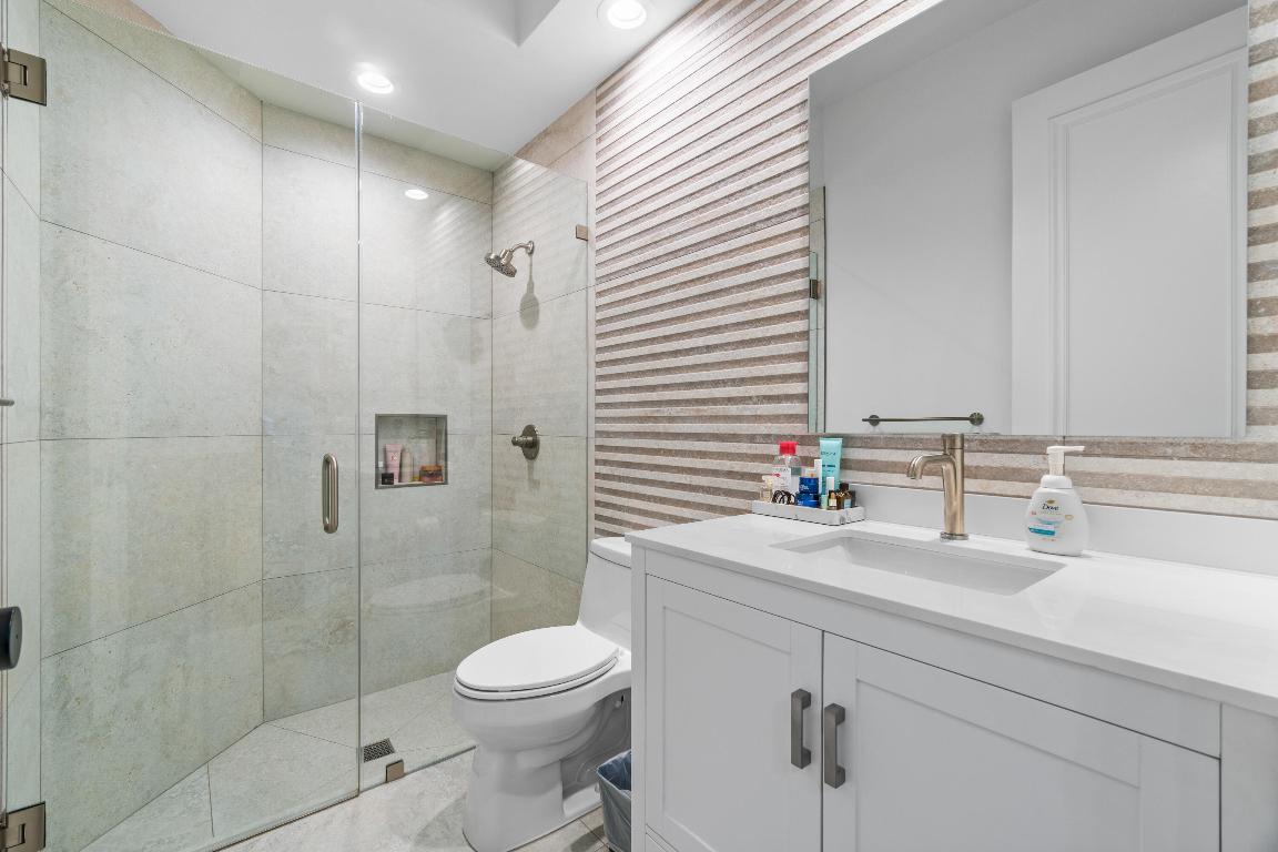 BRISTOL POINTE - Residential